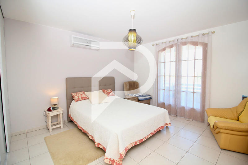 Maison - 180 m² - 6 pièces