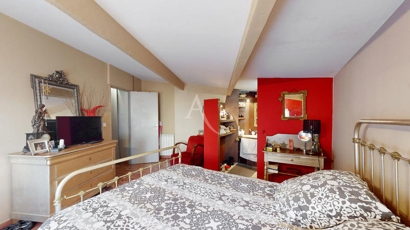 Maison - 210 m² - 6 pièces