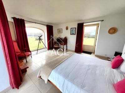 Propriété - 360 m² - 11 pièces