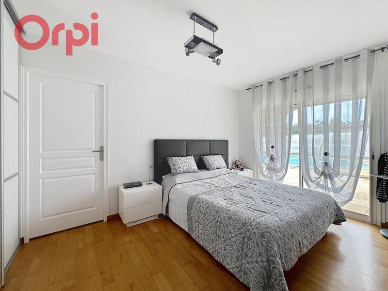 Villa - 225 m² - 5 pièces