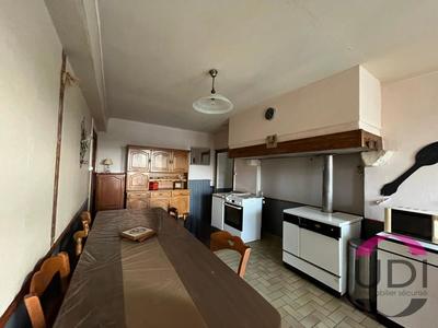 Maison - 137 m² - 6 pièces