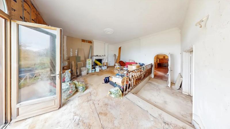 Propriété - 375 m² - 18 pièces