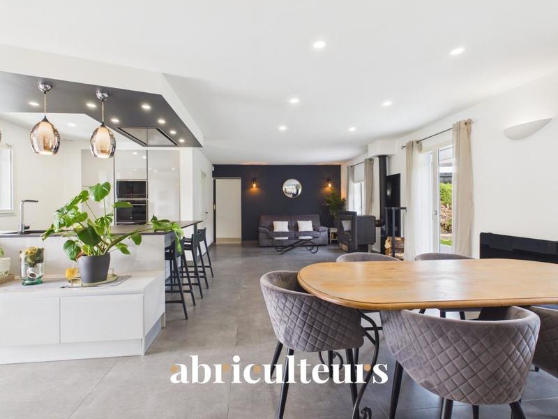 Maison ancienne - 194 m² - 6 pièces