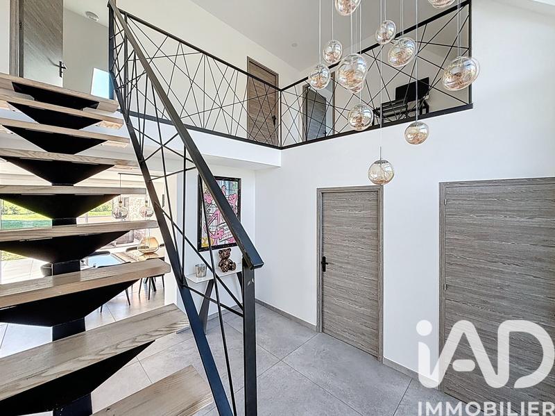 Maison - 255 m² - 7 pièces