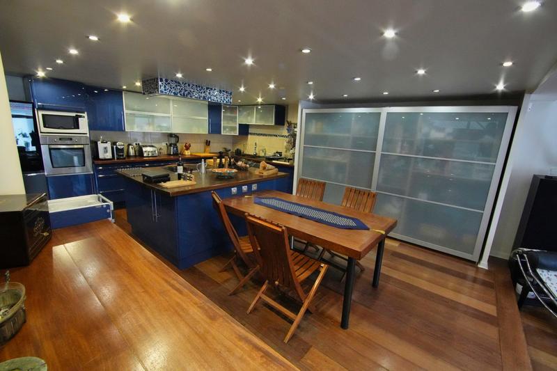 Loft - 246 m² - 8 pièces