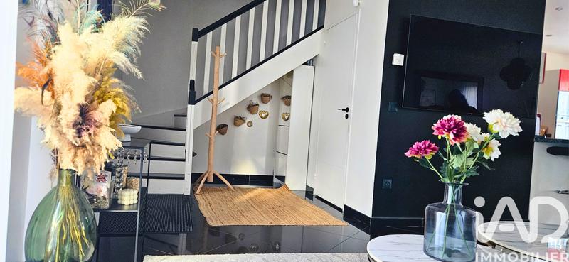 Maison - 93 m² - 5 pièces