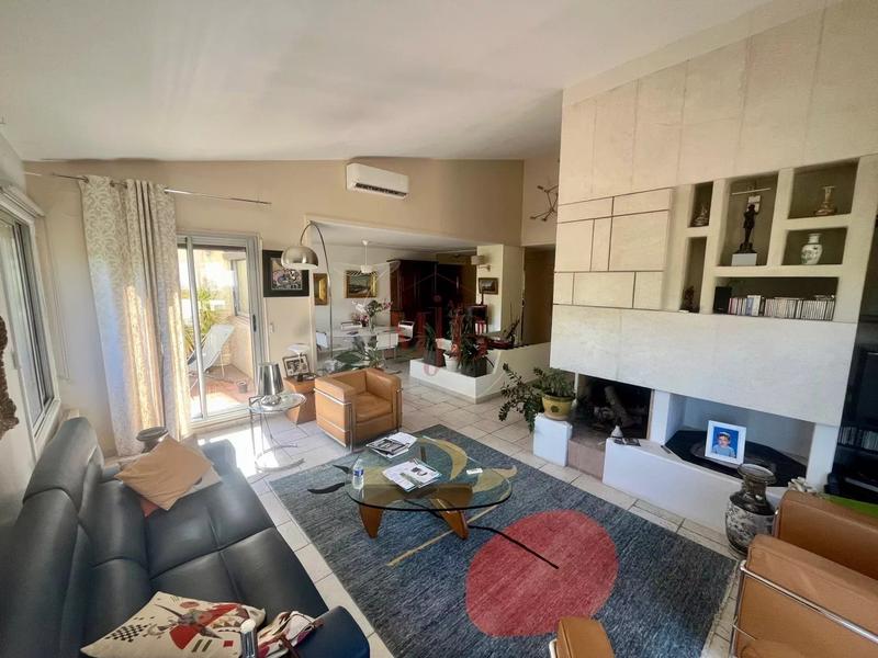 Appartement - 190 m² - 7 pièces