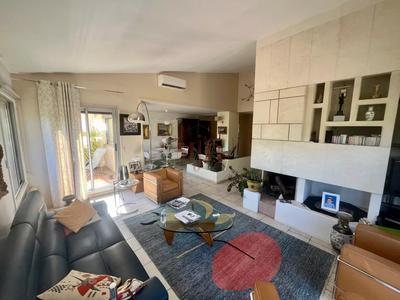 Appartement - 190 m² - 7 pièces