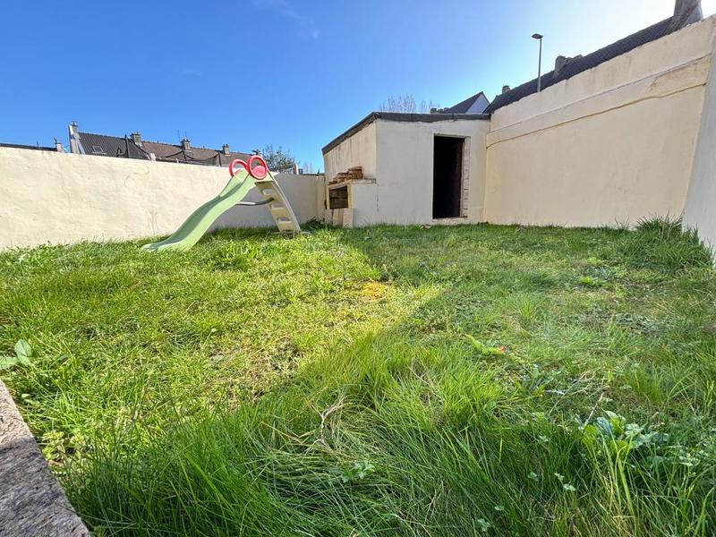 Maison - 90 m² - 5 pièces