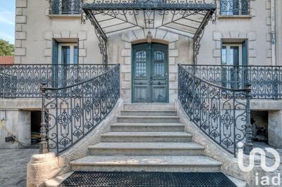 Maison - 240 m² - 8 pièces