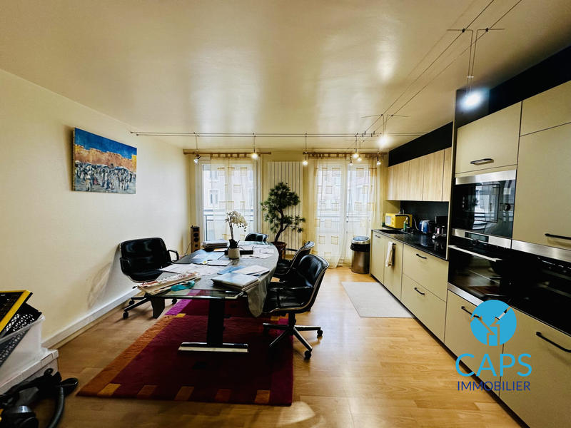 Appartement - 75 m² - 2 pièces