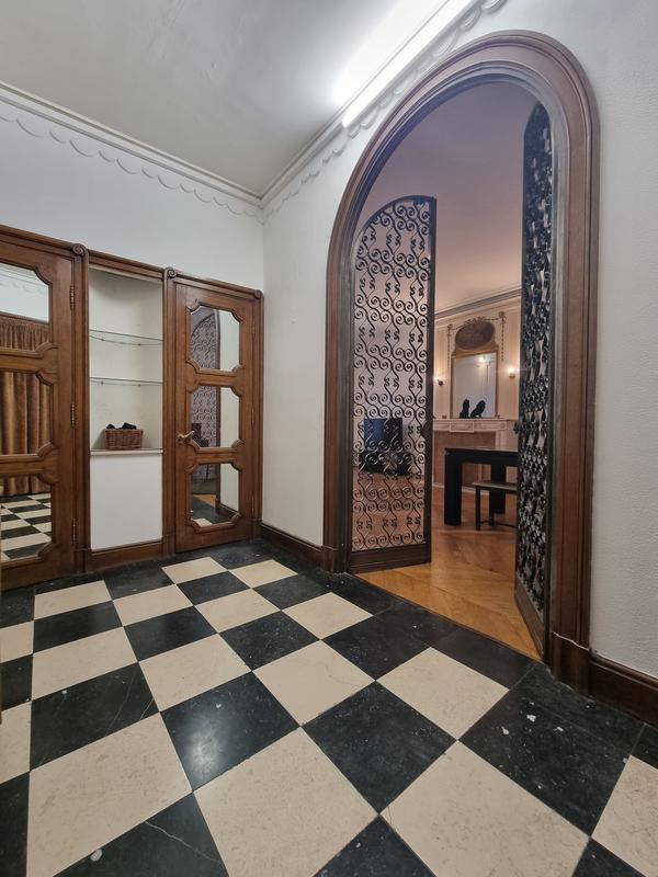 Appartement - 134 m² - 6 pièces