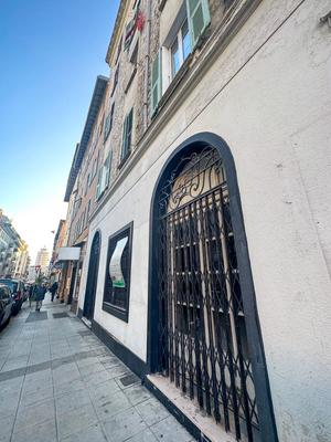 Bureau - 168 m² - 1 pièce