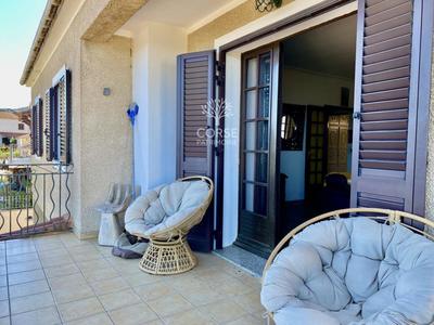 Maison - 202 m² - 7 pièces