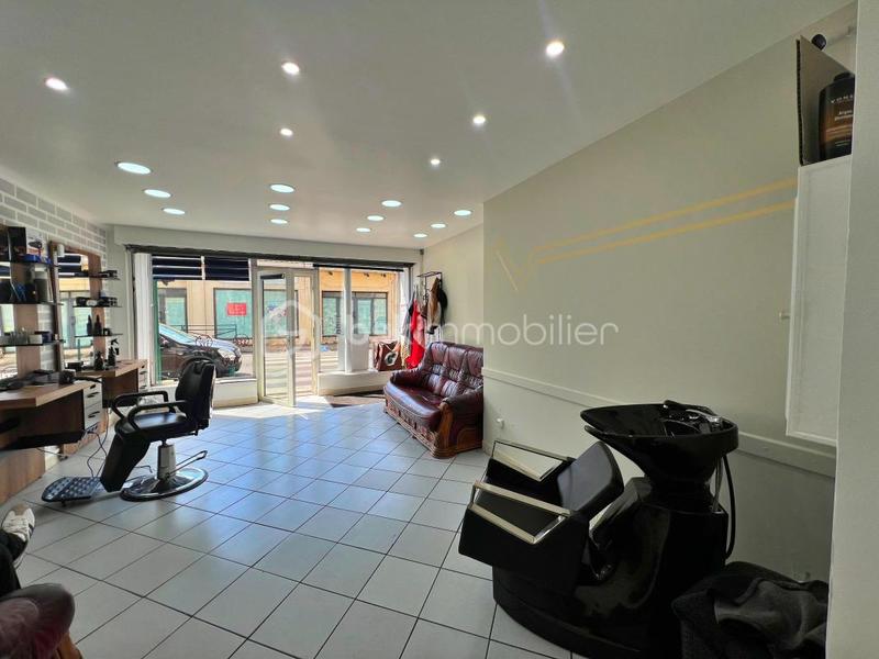 Local commercial - 82 m² - 2 pièces