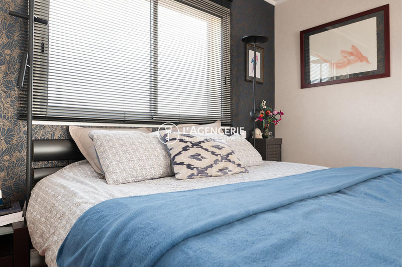 Maison - 325 m² - 10 pièces