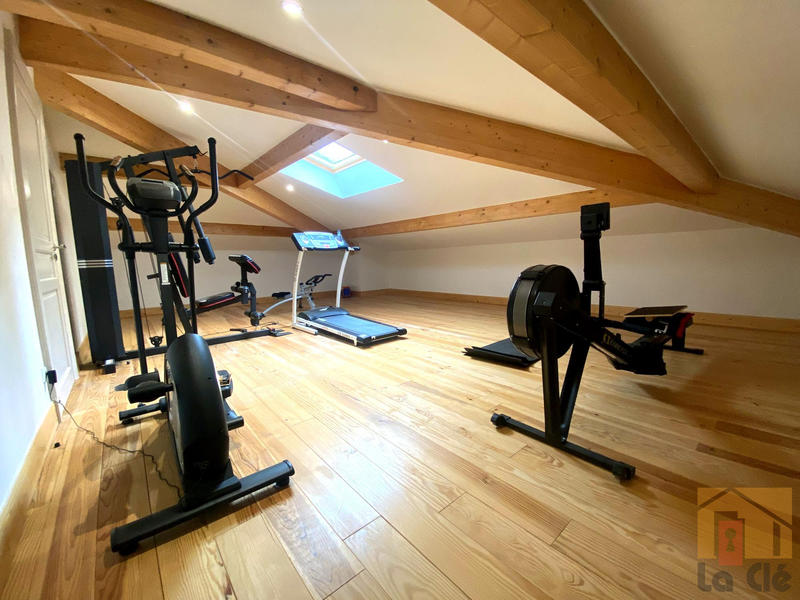 Maison - 450 m² - 11 pièces