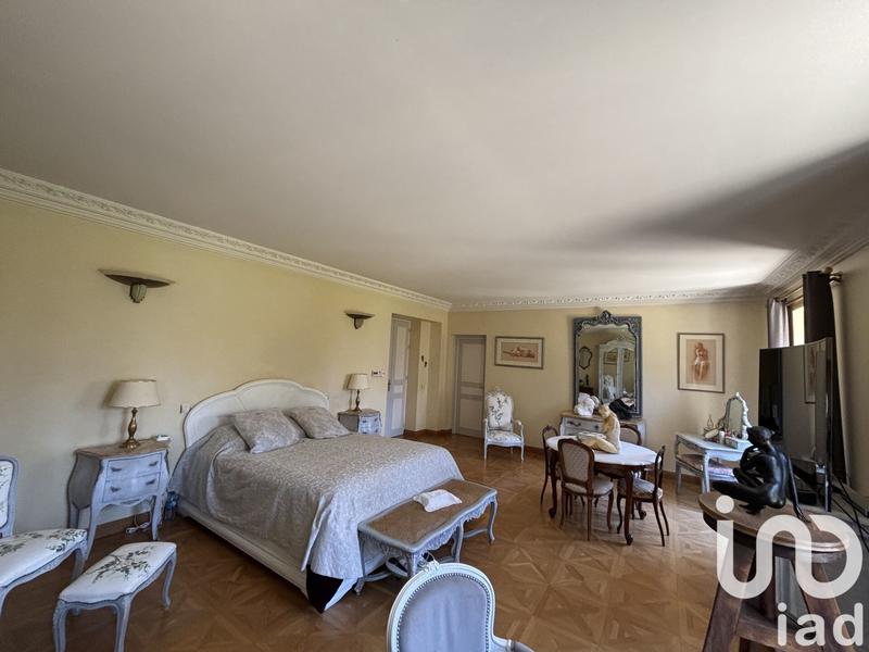 Maison - 455 m² - 12 pièces