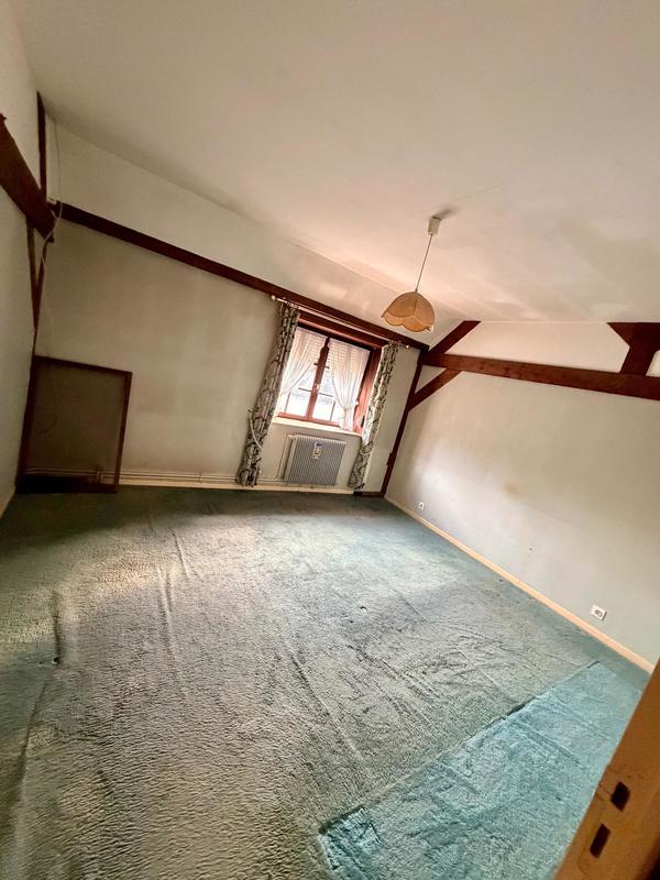 Maison - 226 m² - 7 pièces