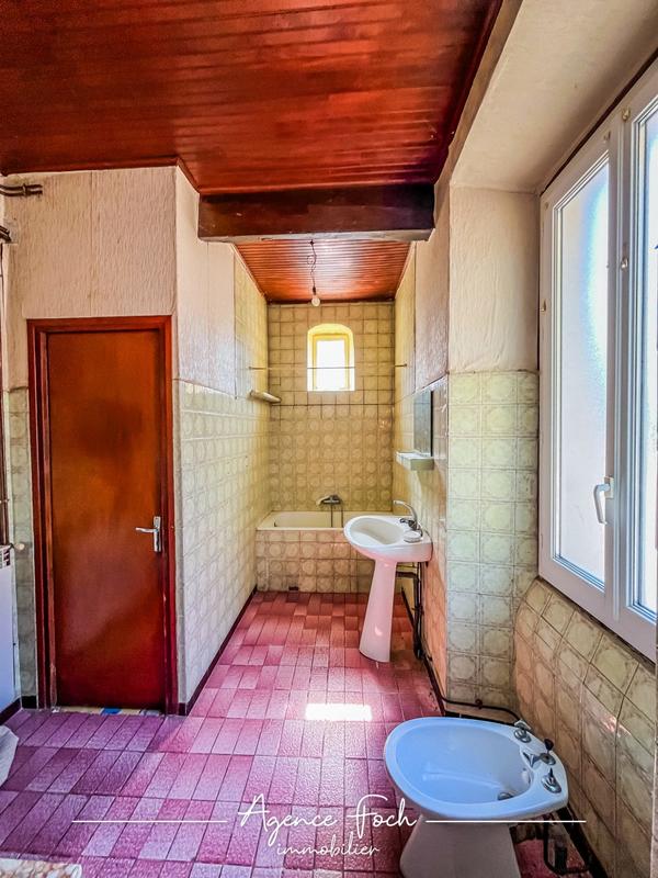 Maison ancienne - 210 m² - 6 pièces