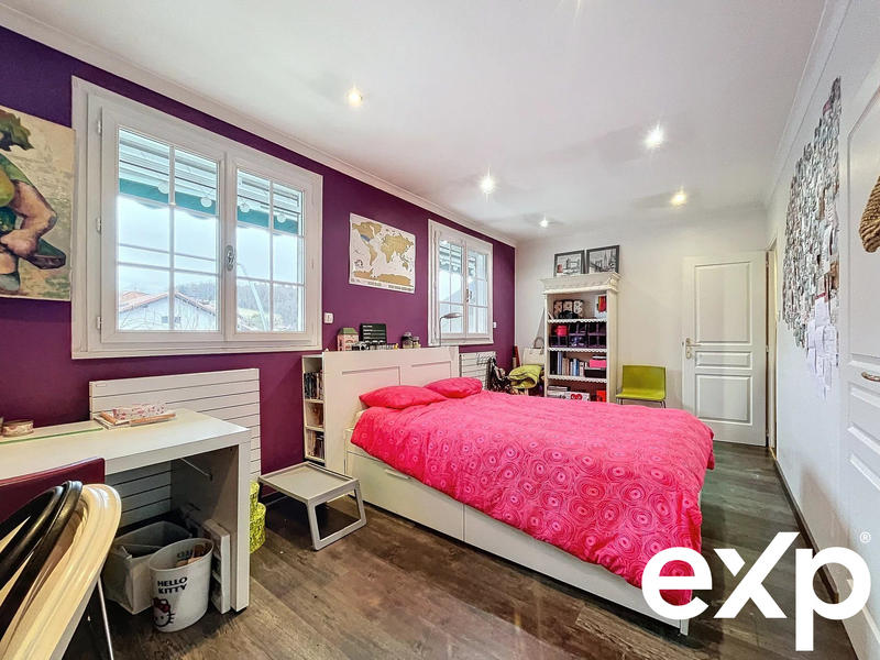 Maison - 180 m² - 7 pièces