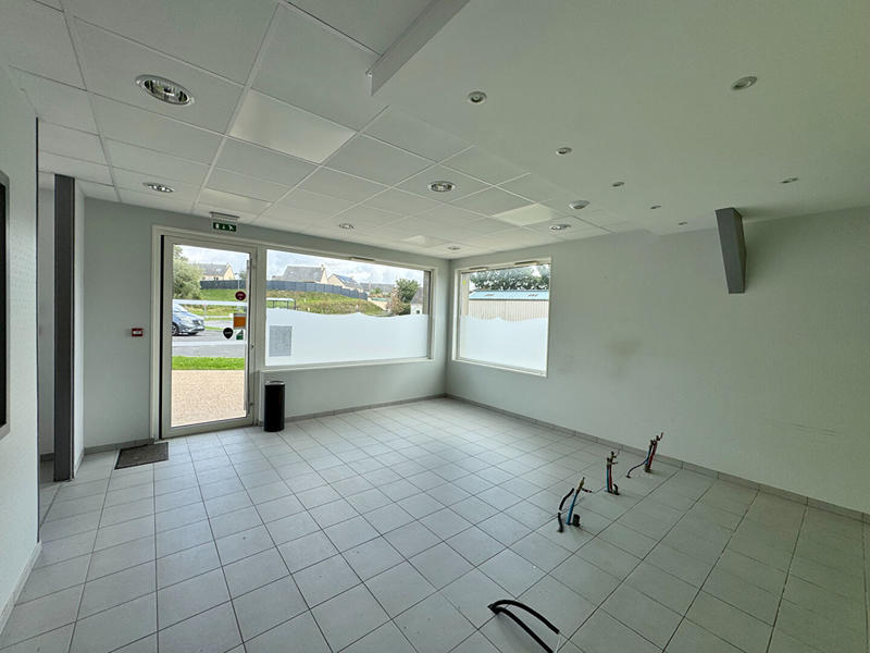 Local commercial - 266 m² - 6 pièces