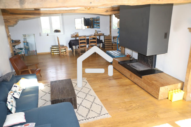 Maison - 239 m² - 7 pièces