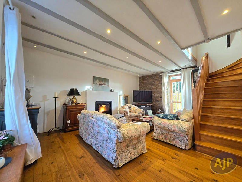 Maison - 105 m² - 6 pièces