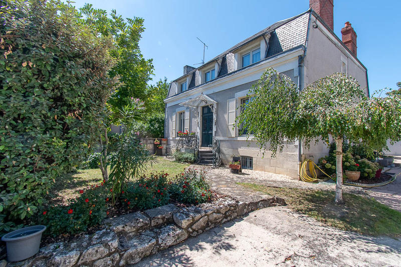 Maison - 222 m² - 9 pièces