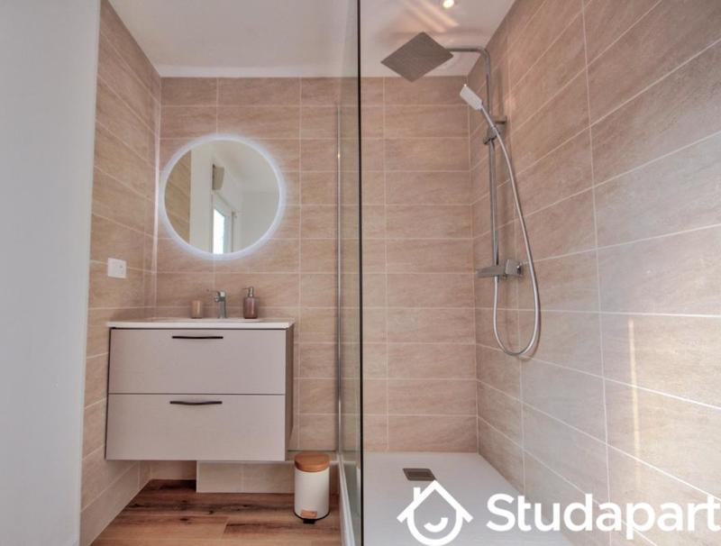 Chambre - 9 m² - 1 pièce