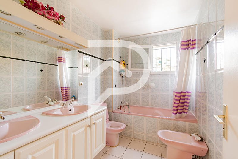 Maison - 100 m² - 6 pièces