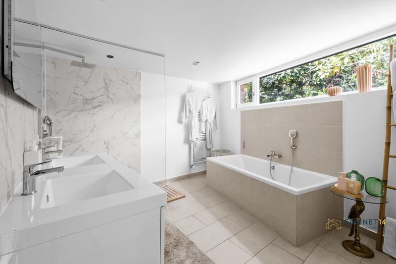 Villa - 720 m² - 10 pièces