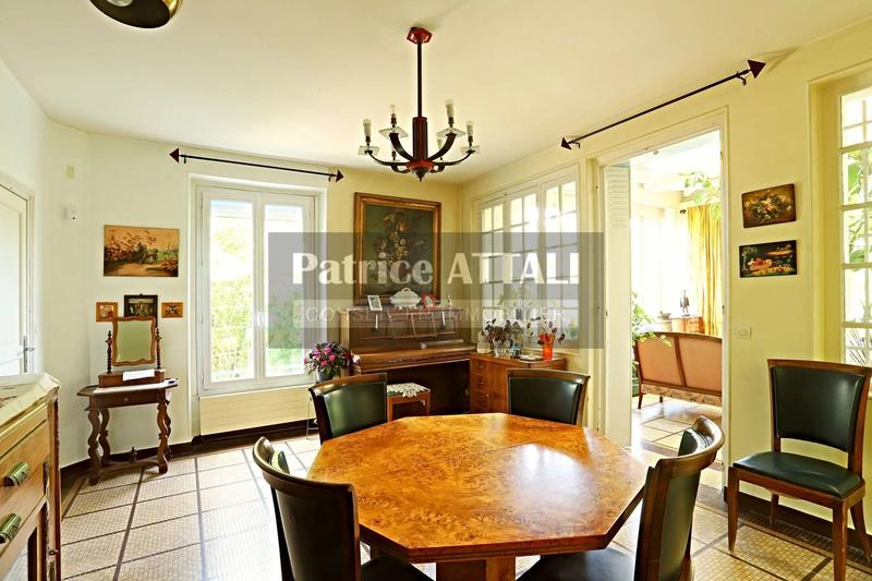 Maison - 420 m² - 12 pièces