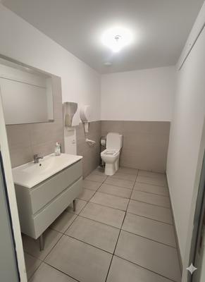 Local commercial - 180 m² - 4 pièces