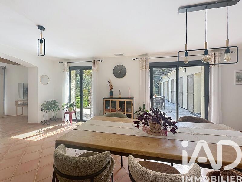 Maison - 187 m² - 7 pièces