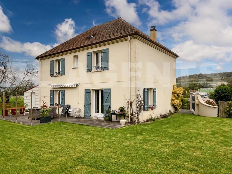 Maison contemporaine - 145 m² - 4 pièces