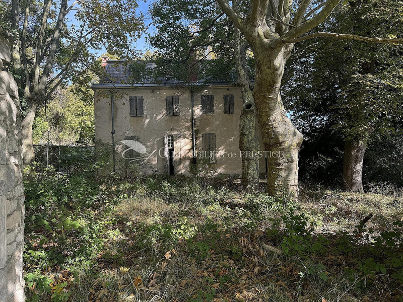 Propriété - 1 600 m² - 30 pièces