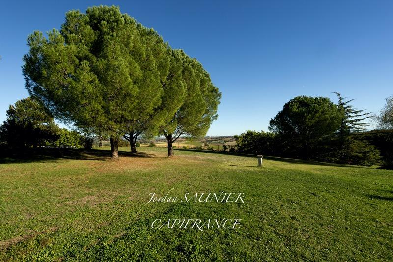 Maison traditionnelle - 372 m² - 8 pièces