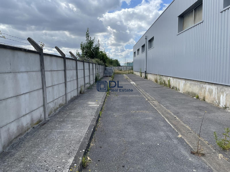 Entrepôt - 1 593 m²