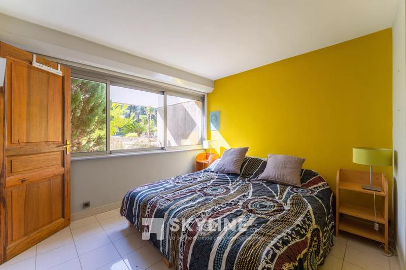 Maison - 320 m² - 8 pièces