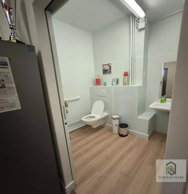 Local commercial - 4 pièces