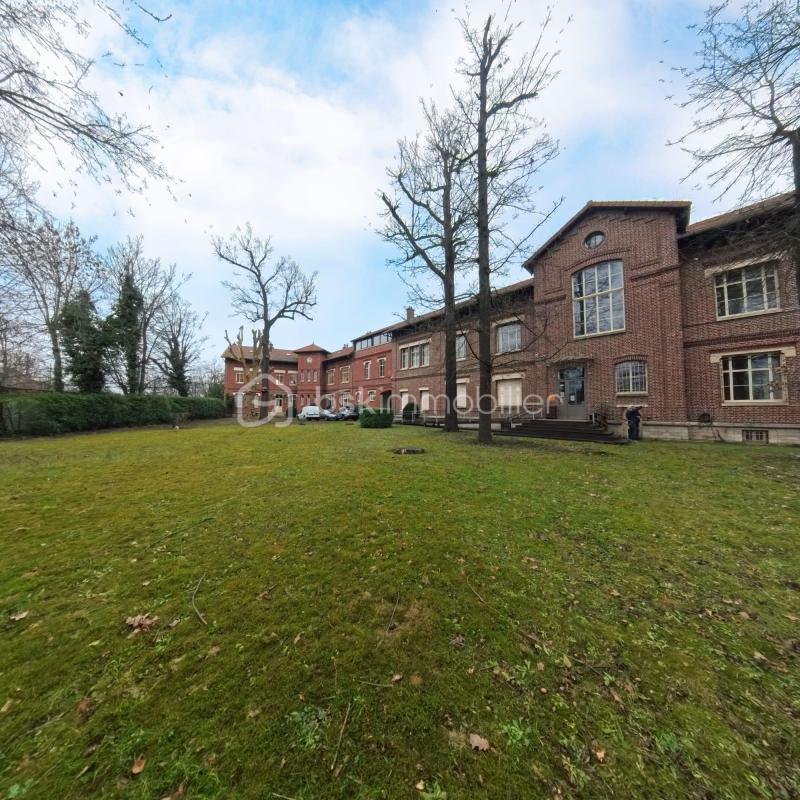 Immeuble - 1 665 m² - 33 pièces