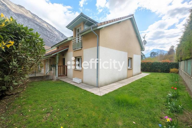 Maison - 159 m² - 5 pièces