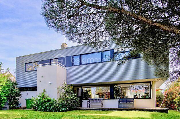 Maison - 192 m² - 8 pièces