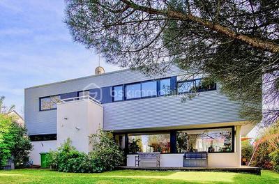 Maison - 192 m² - 8 pièces