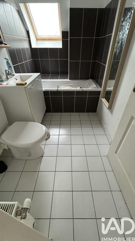 Maison - 235 m² - 8 pièces