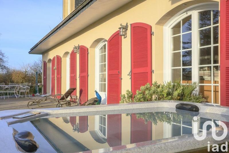 Maison - 321 m² - 10 pièces