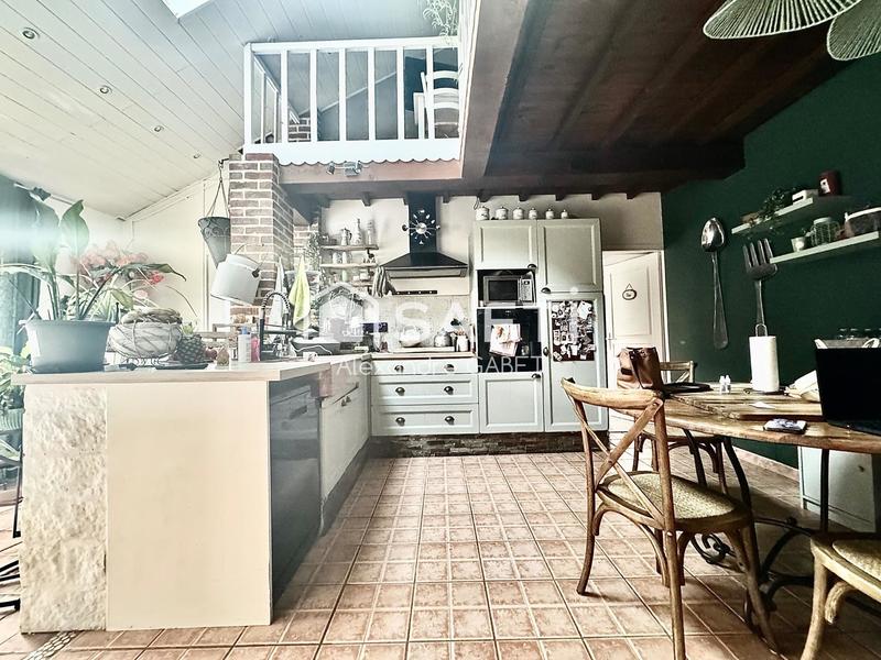 Maison - 160 m² - 8 pièces