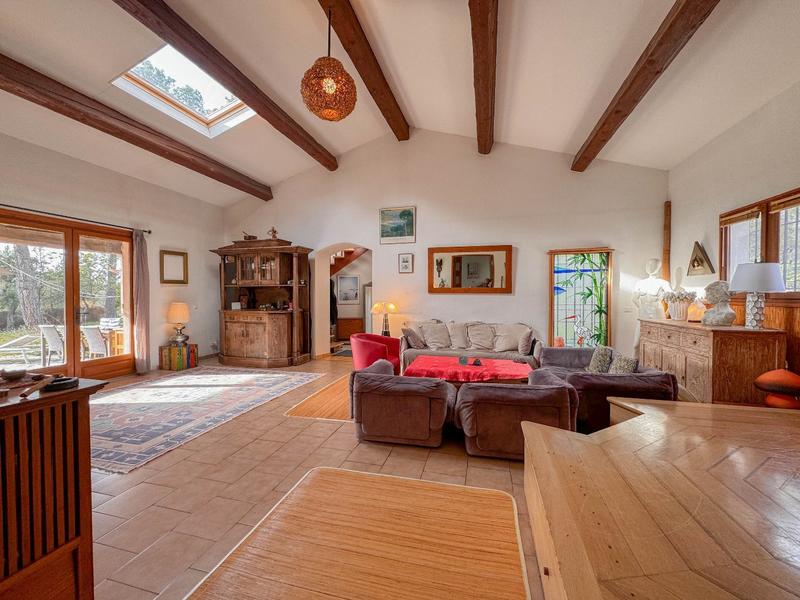 Maison - 195 m² - 8 pièces