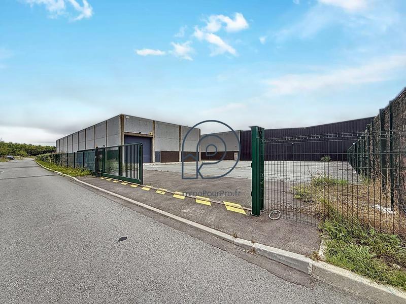 Entrepôt - 1 000 m²